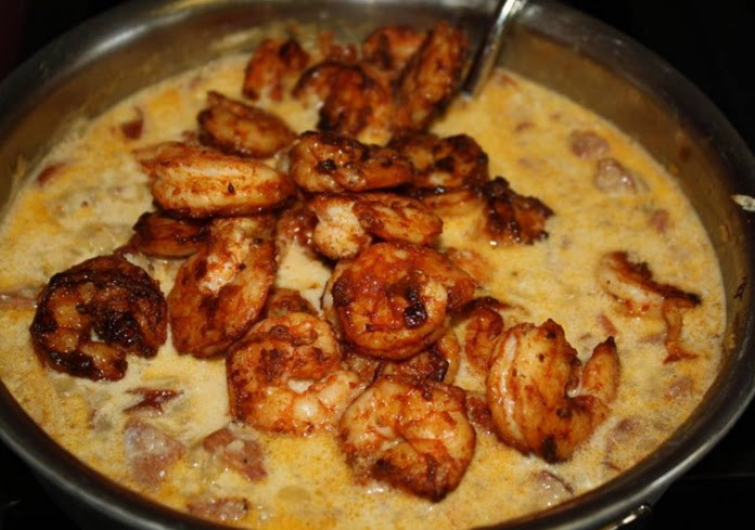 Creamy Shrimp And Grits
 Best recipes SHRIMP AND CREAMY CHEDDAR GRITS