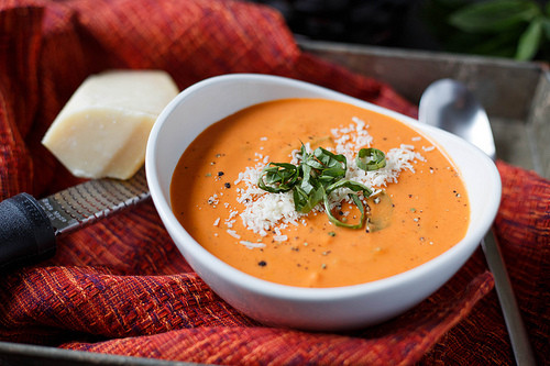 Creamy Tomato Basil Soup
 Quick and Easy Creamy Tomato Basil Soup