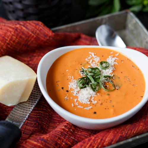 Creamy Tomato Basil Soup
 Quick and Easy Creamy Tomato Basil Soup