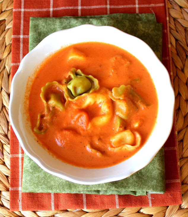 Creamy Tomato Tortellini Soup
 Creamy Tomato Tortellini Soup