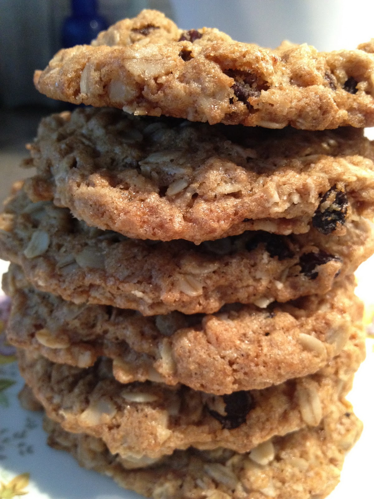 Crispy Oatmeal Cookies
 Crispy & Chewy Oatmeal Raisin Cookies