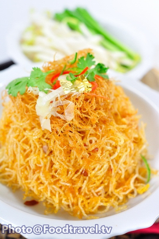 Crispy Rice Noodles
 Mixed Crispy Rice Noodle Mee Grob Srong Kreung