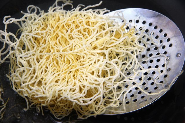Crispy Rice Noodles
 How to Make Crispy Rice Noodles for Lettuce Wraps