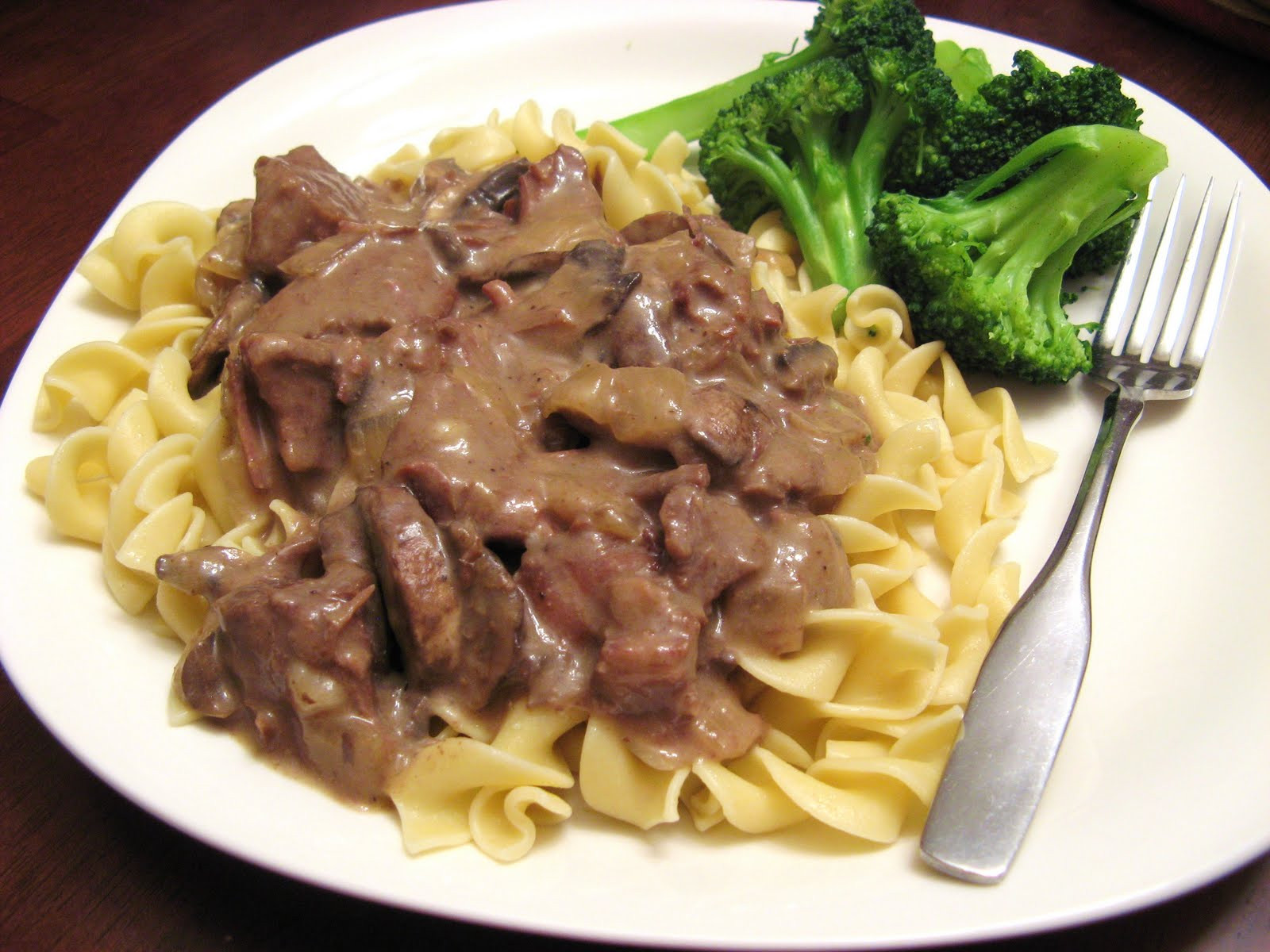 Crockpot Beef Stroganoff
 The Well Fed Newlyweds Slow Cooker Beef Stroganoff