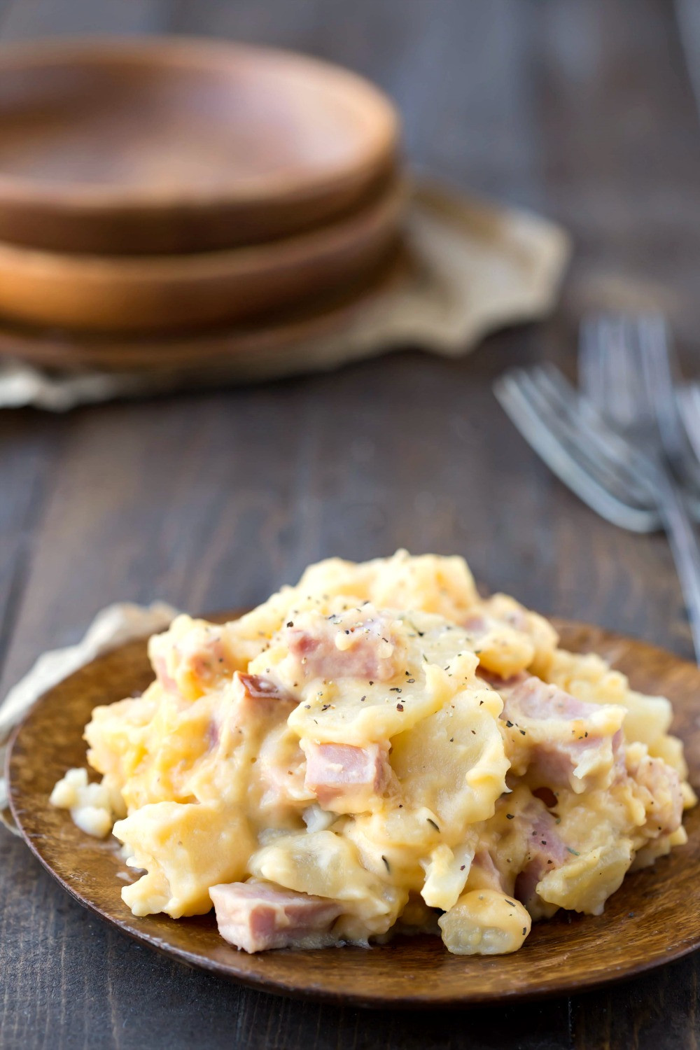 Crockpot Scalloped Potatoes
 15 Easy Slow Cooker Dinner Recipes that will Warm You Up