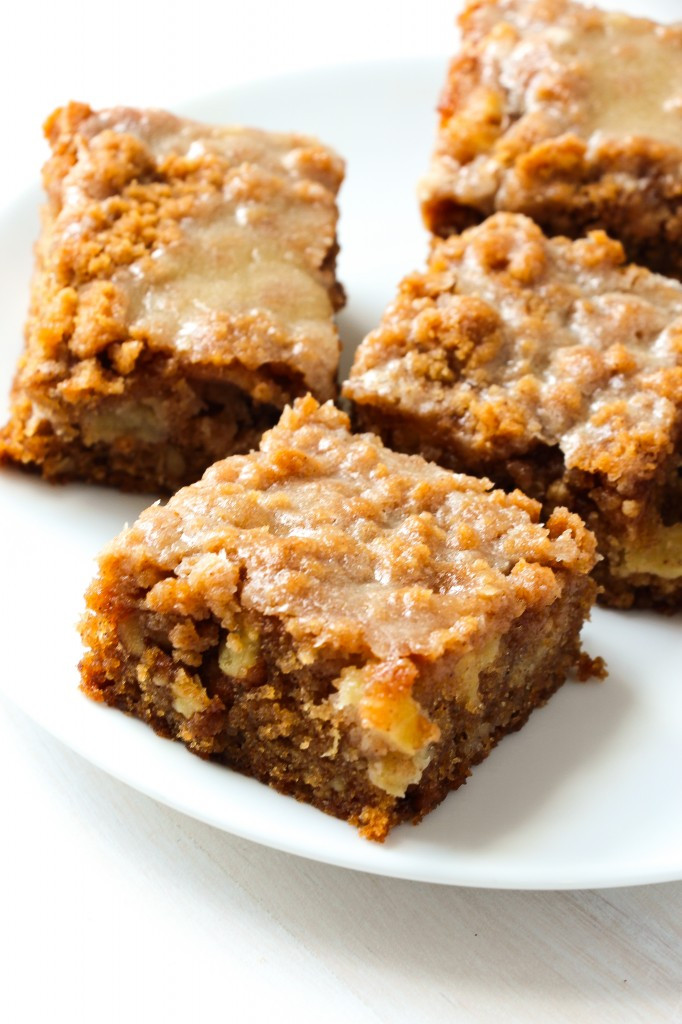 Crumb Cake Recipe
 Glazed Apple Crumb Cake Layers of Happiness