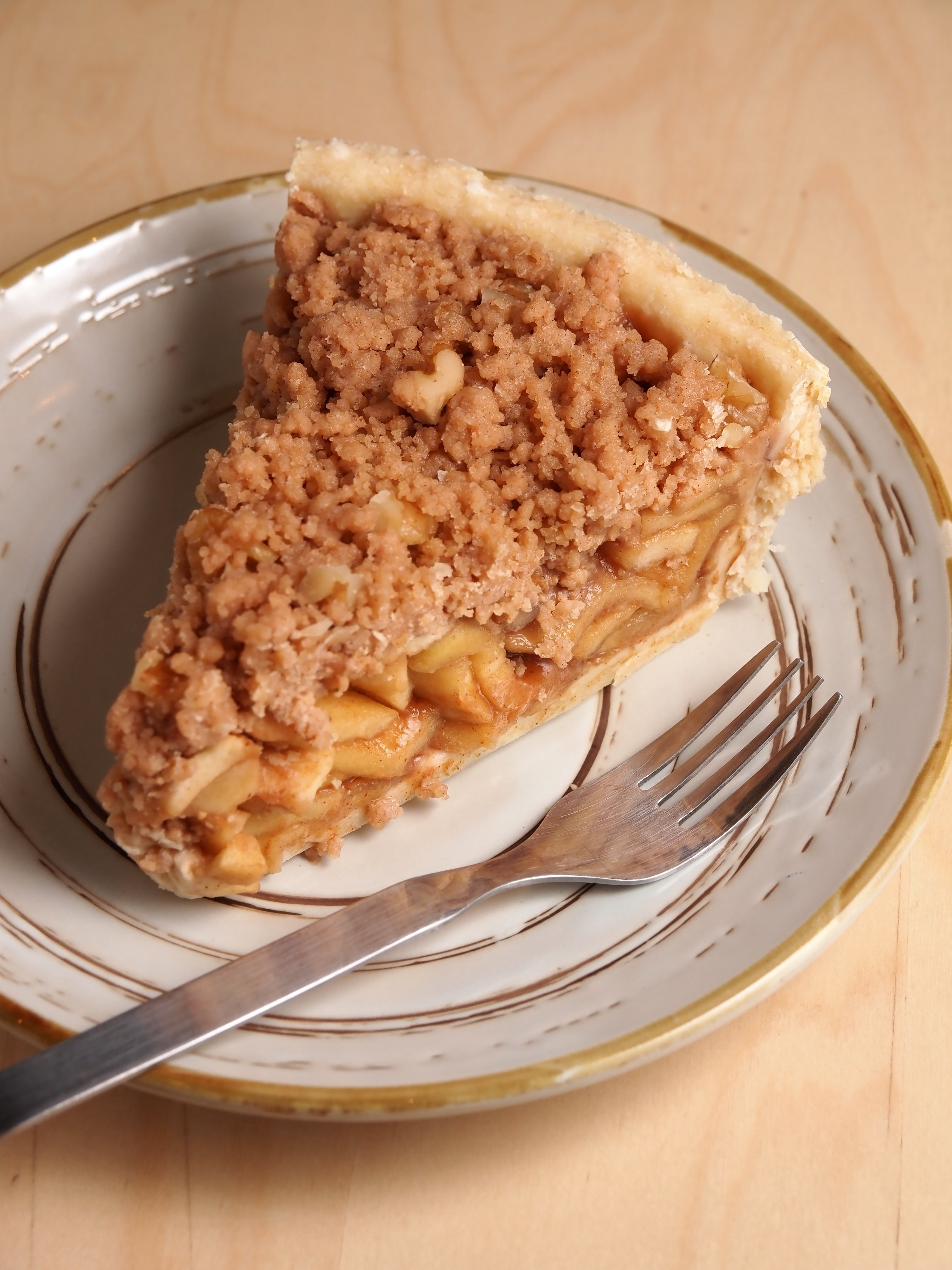 Deep Dish Apple Pie
 Deep Dish Apple Pie with Brandy Pecan Crumb Topping BigOven