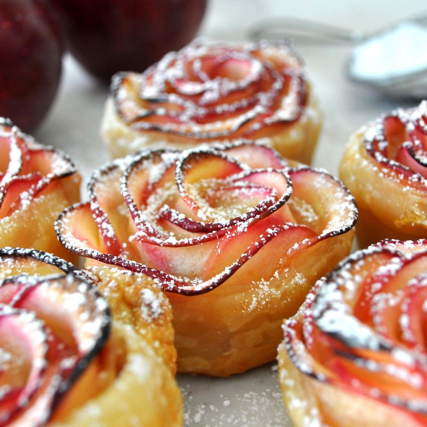 Delicious Apple Desserts
 This Rose Is Actually A Delicious Apple Dessert