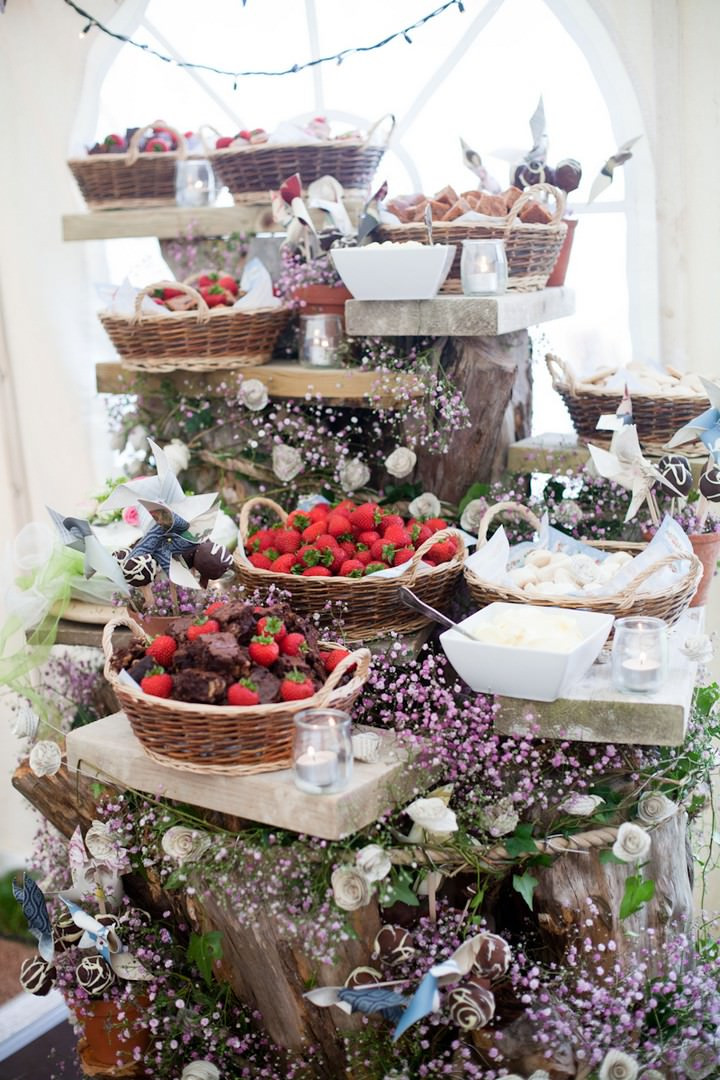 Dessert Bar Wedding
 12 Best Wedding Dessert Bars Pretty Happy Love Wedding