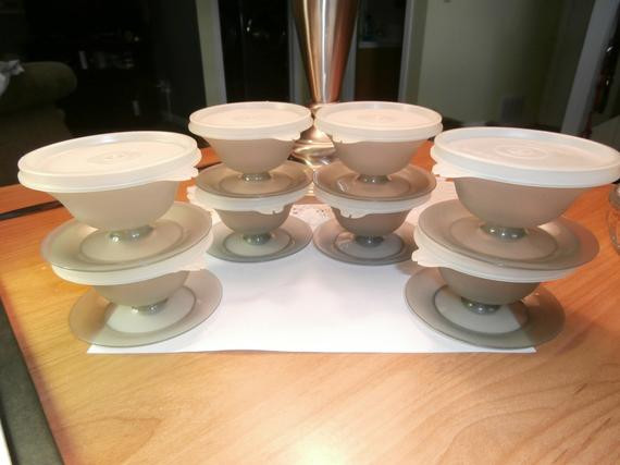 Dessert Cups With Lid
 Vintage Tupperware Dessert Cups 8 Cups with Lids