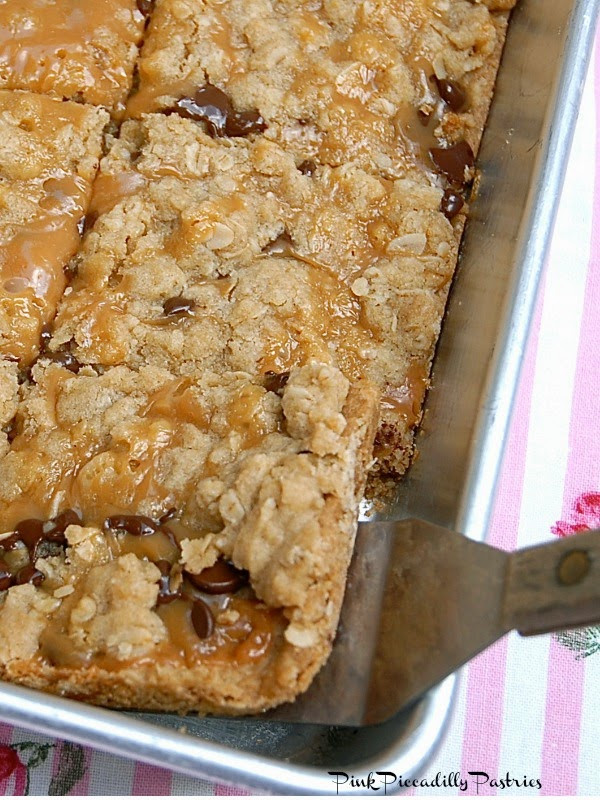 Dessert For A Crowd
 Pink Piccadilly Pastries Carmelitas for a Crowd