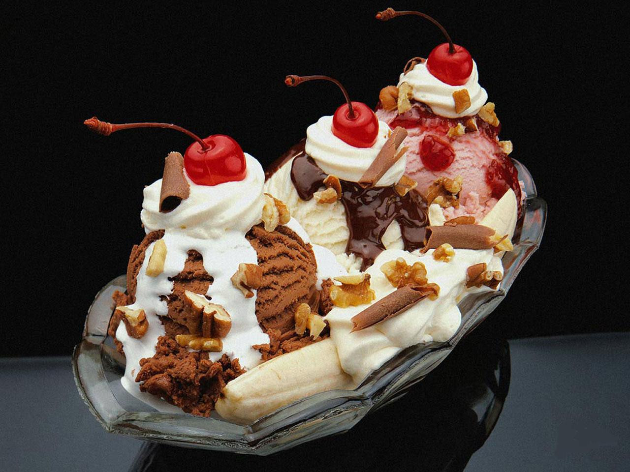 Dessert Ice Cream
 The World’s 10 Most Expensive Desserts Diamond Fruitcakes