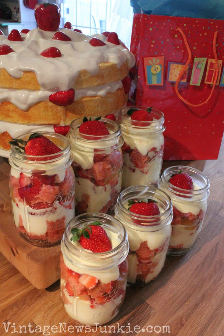 Desserts In Mason Jar
 Top 25 ideas about Mason jar desserts on Pinterest