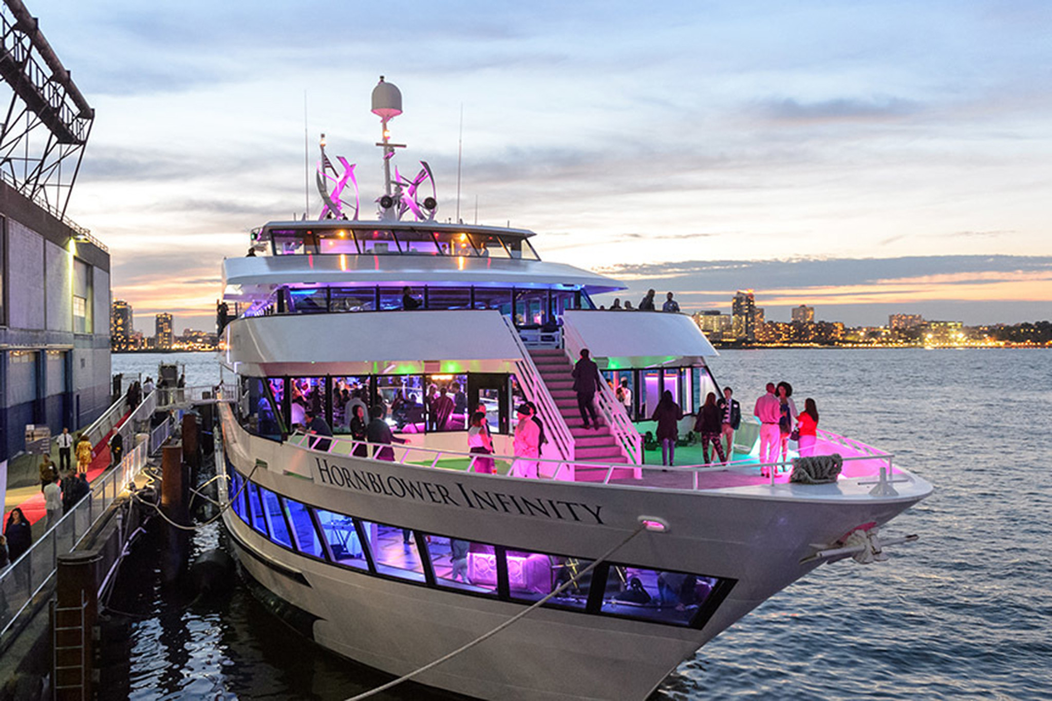 Dinner Cruise Nyc
 7 Best Dinner Cruises in NYC for an Elegant Evening