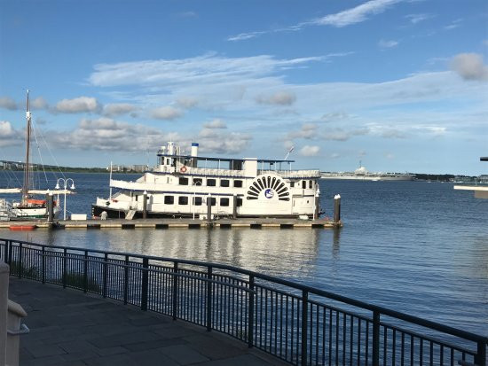 Dinner Cruises Charleston
 SpiritLine Dinner Cruise Charleston South Carolina