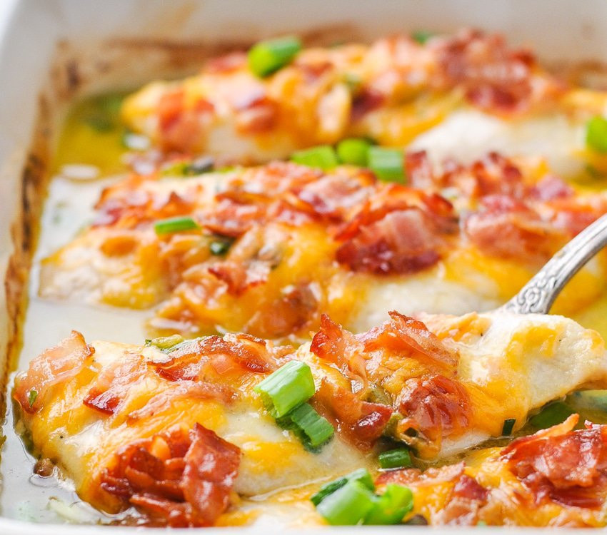 Dinner Ideas With Chicken Breast
 Dump and Bake Cheddar & Bacon Chicken The Seasoned Mom