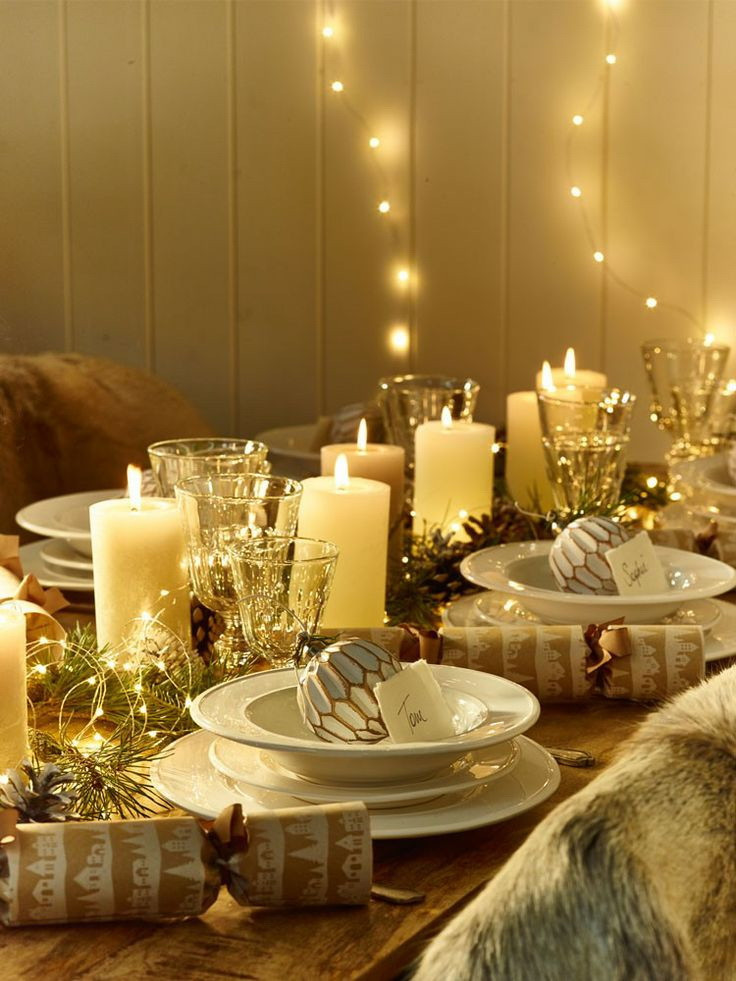 Dinner Table Deco
 21 Amazing Creative Christmas Dining Table Ideas