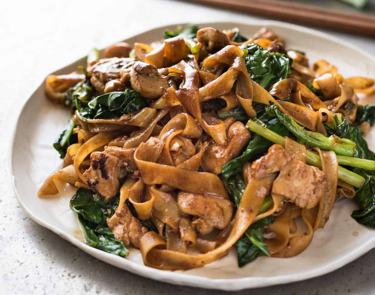 Drunken Noodles Vs Pad Thai
 Pad See Ew Thai Stir Fried Noodles