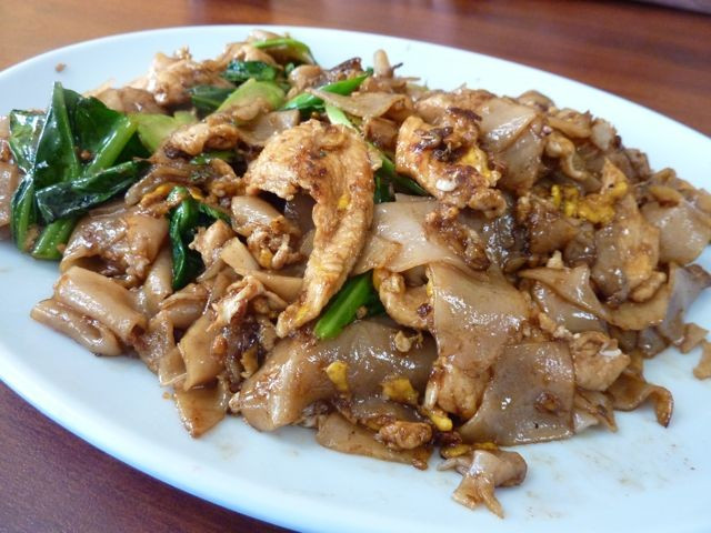 Drunken Noodles Vs Pad Thai
 Pad See Ew Fight Sanamluang Vs Pa Ord