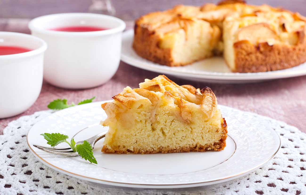 Easy Apple Cake Recipe
 simple apple cake recipe
