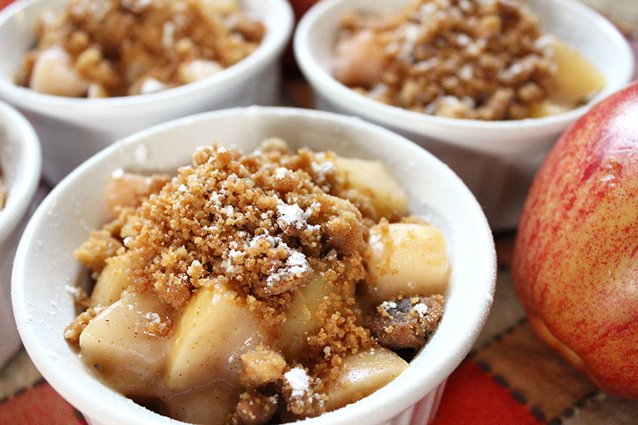 Easy Apple Dessert Recipes With Few Ingredients
 Apple Crisp recipe for the holidays – Bay Area Fashionista