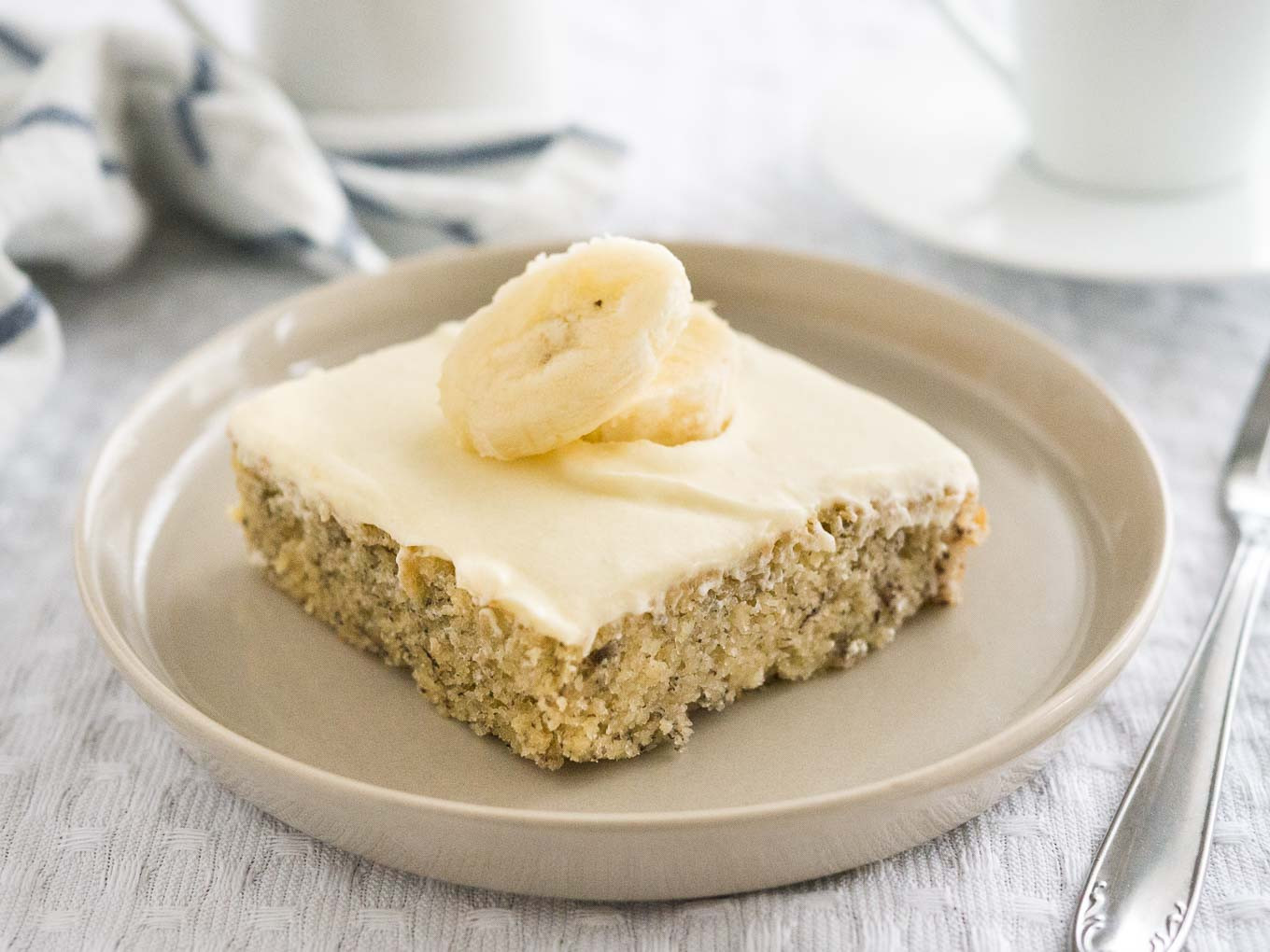 Easy Banana Cake
 Easy Banana Cake Recipe with Mascarpone Frosting 30 minutes