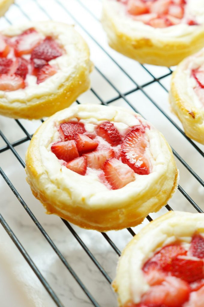 Easy Breakfast Pastries
 Easy Strawberry Breakfast Pastries