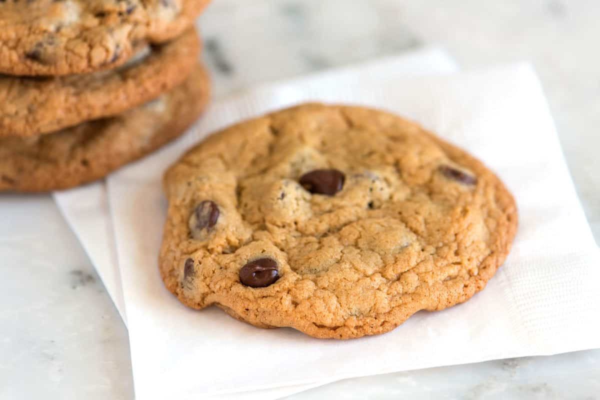 Easy Chocolate Chip Cookies
 How to Make The Best Homemade Chocolate Chip Cookies
