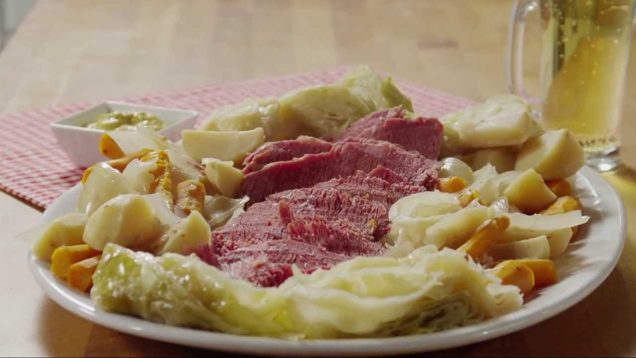 Easy Corned Beef And Cabbage
 St Patrick s Day Recipes How to Make Slow Cooker Corned