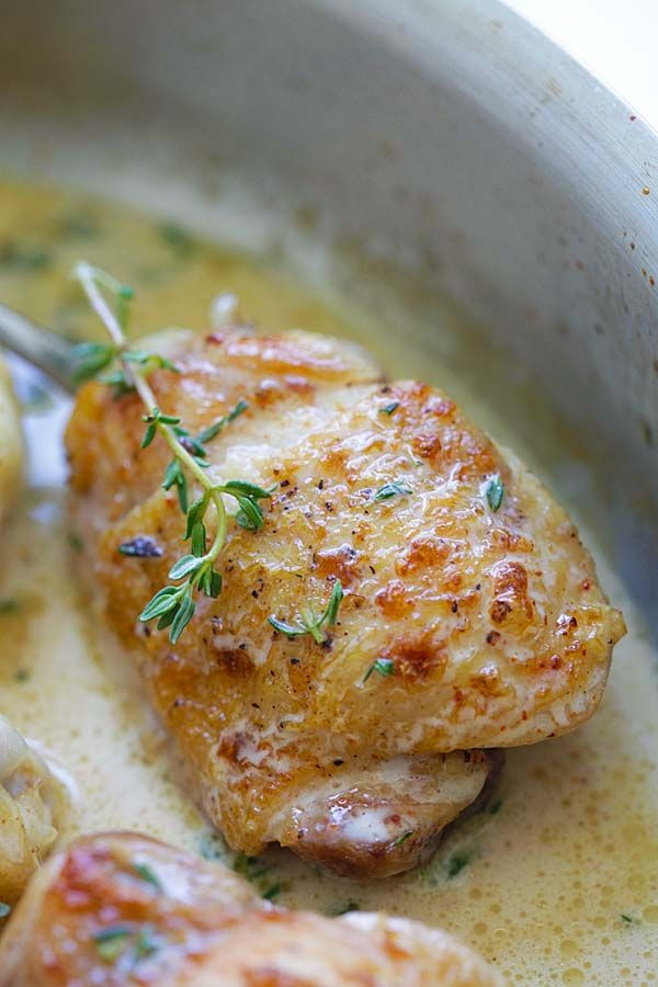 Easy Delicious Dinner Recipes
 Creamy Garlic Thyme Chicken delicious pan fried chicken