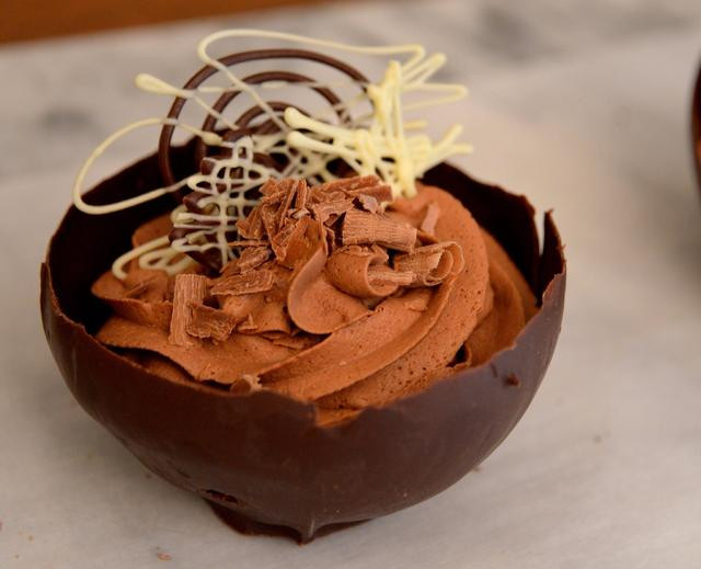 Easy Desserts To Impress
 How to Make Easy Chocolate Bowls With Chocolate Mousse