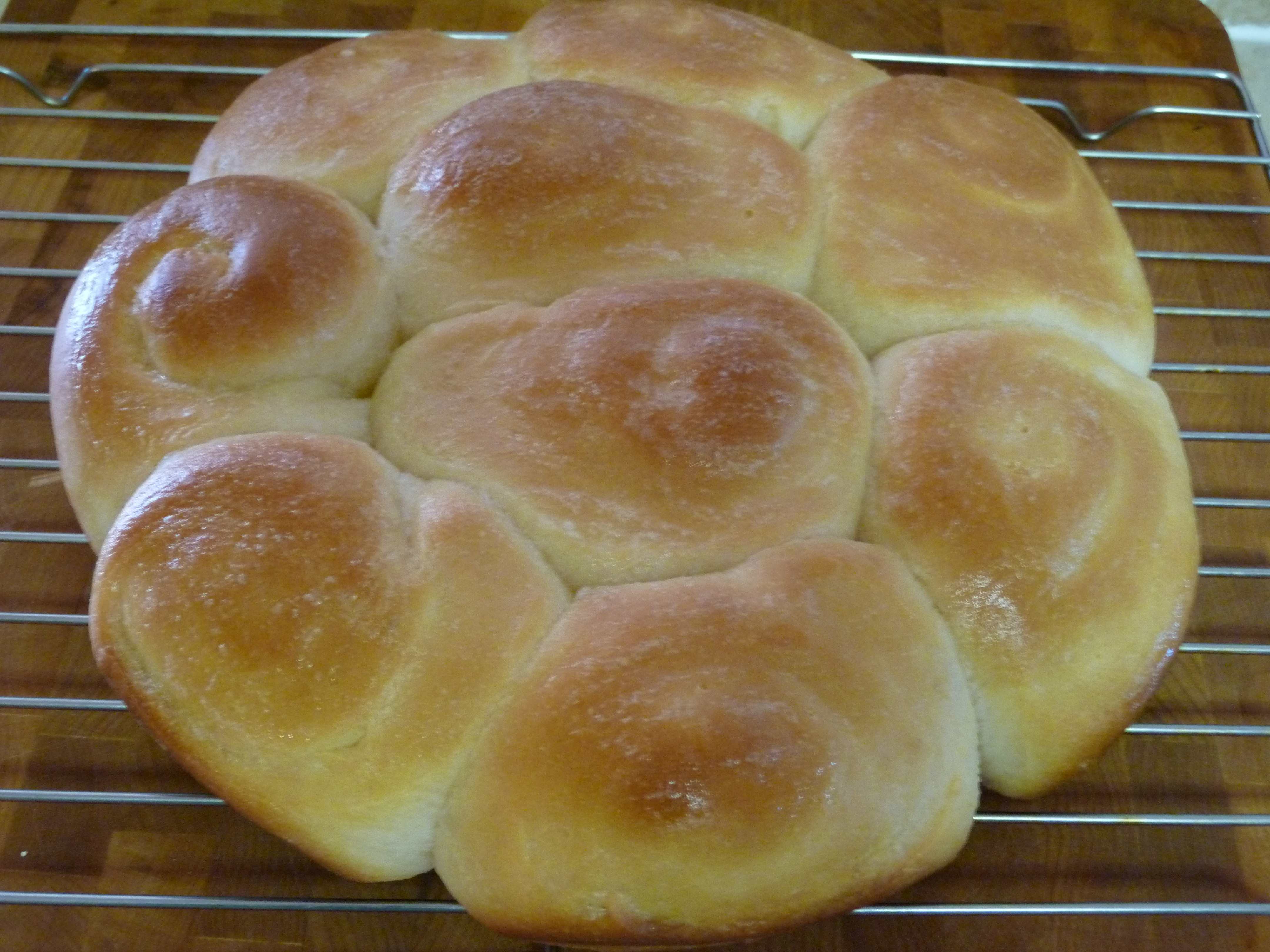 Easy Dinner Rolls
 Easy Amish Dinner Rolls For Thanksgiving and Cranberry