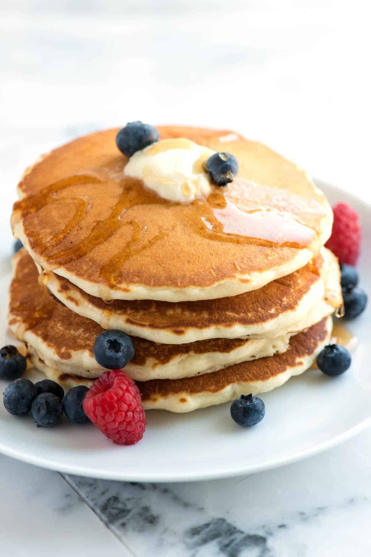 Easy Homemade Pancakes
 Easy Fluffy Pancakes Recipe from Scratch