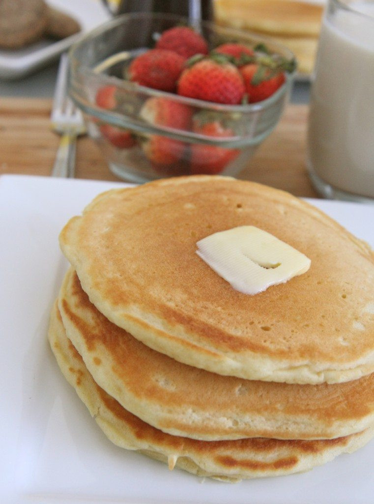 Easy Homemade Pancakes
 Fluffy Buttermilk Pancakes Recipe