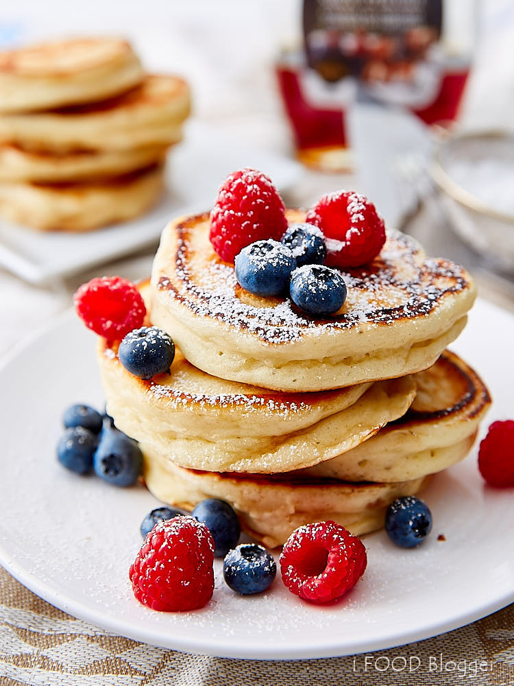 Easy Homemade Pancakes
 Homemade Buttermilk Pancakes i FOOD Blogger