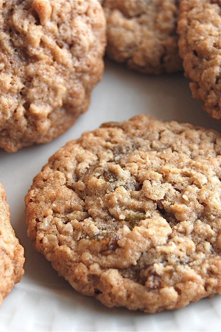 Easy Oatmeal Cookies
 Soft and Chewy Oatmeal Raisin Cookies Recipe