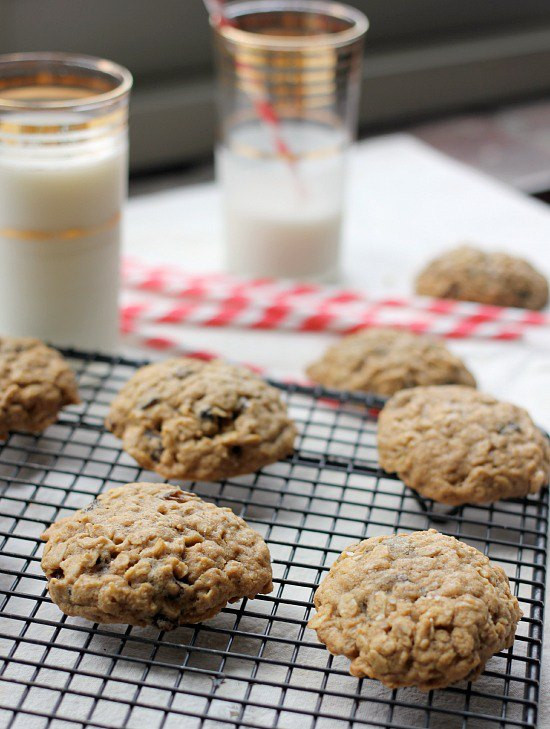 Easy Oatmeal Raisin Cookies
 Easy Oatmeal Raisin Cookie Recipe 6 Ingre nts Baker Bettie