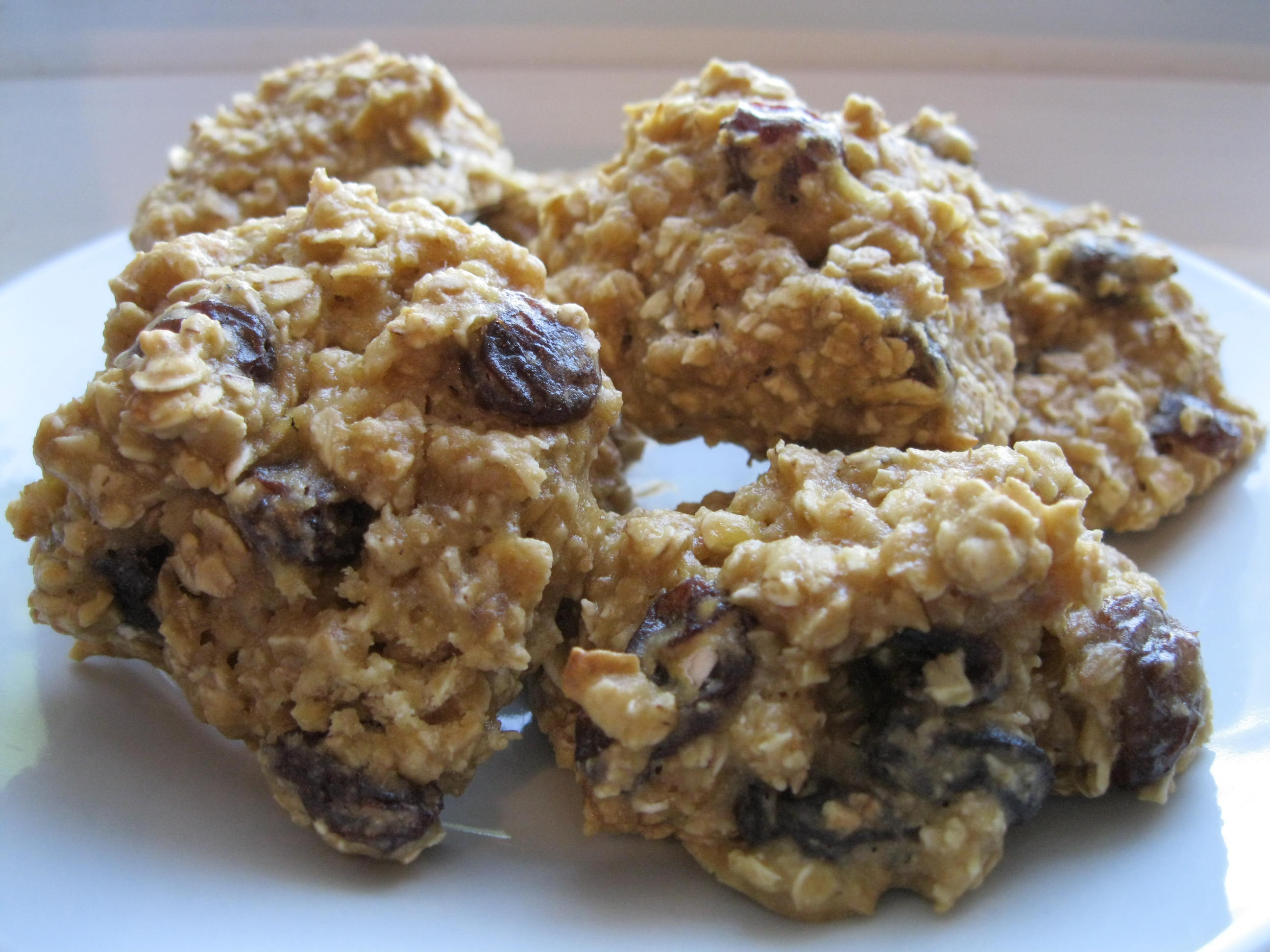 Easy Oatmeal Raisin Cookies
 Quick and Easy Oatmeal Raisin Cookies – Butterless too