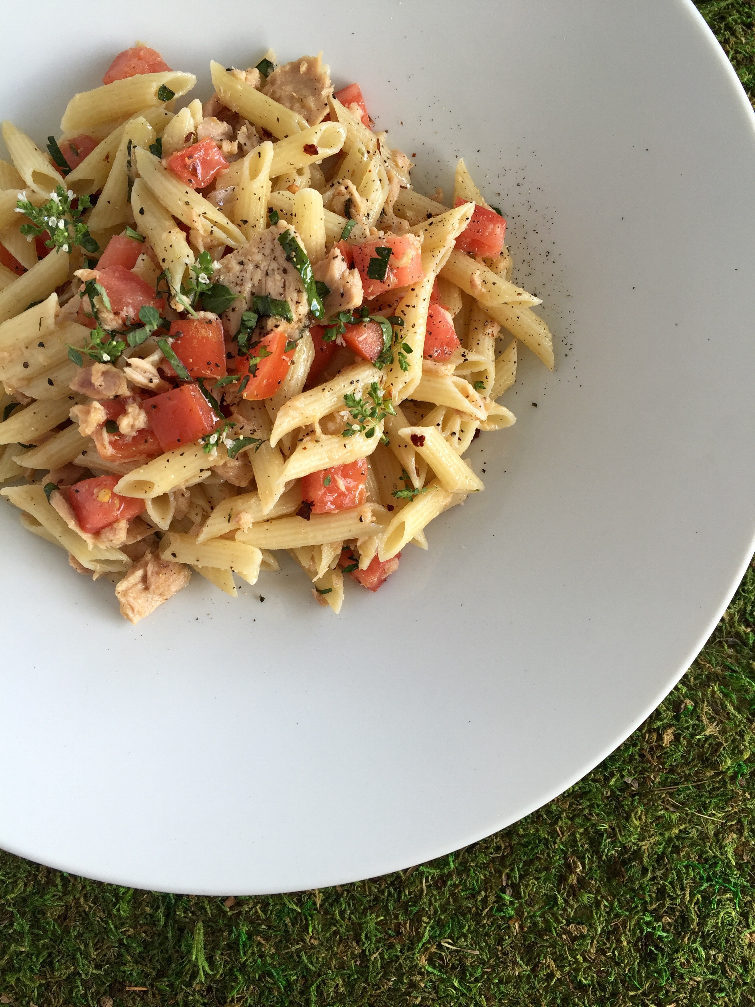 Easy Pasta Dinners
 Easy Dinner Pasta with Italian Tuna & Late Summer