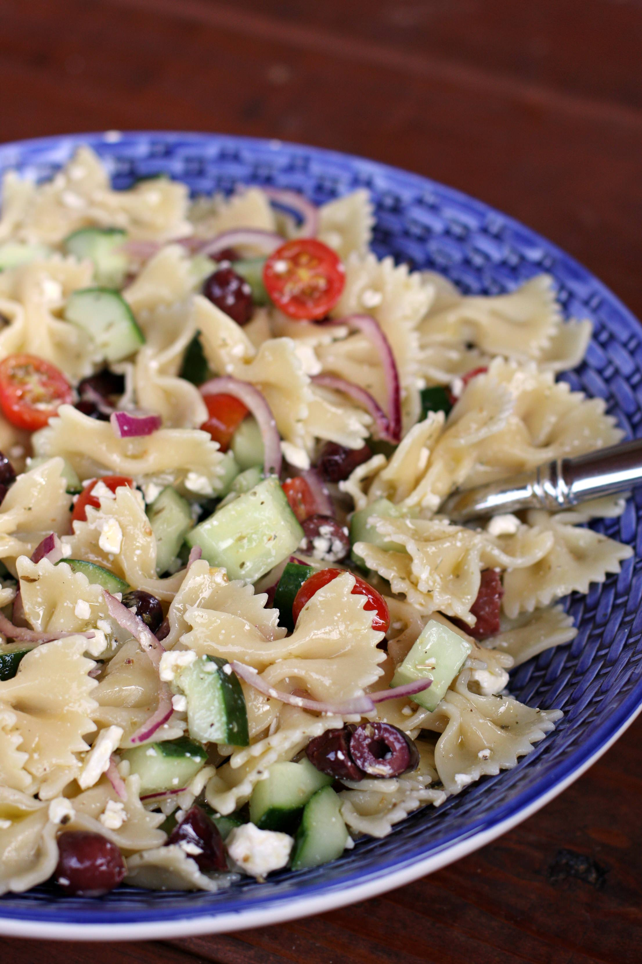 Easy Pasta Salad
 Simple Zesty Greek Pasta Salad