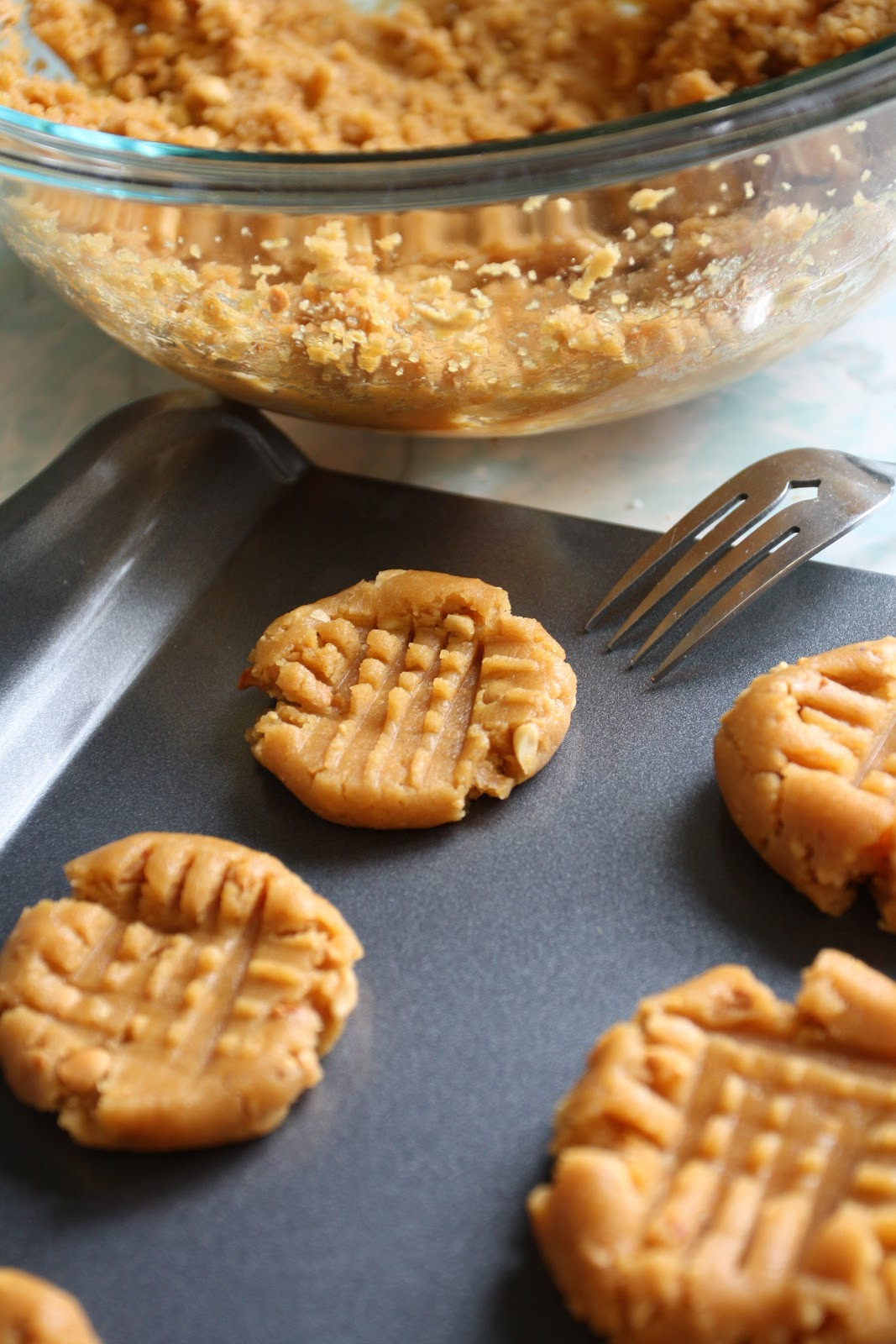 Easy Peanut Butter Cookies
 Raising Baitys