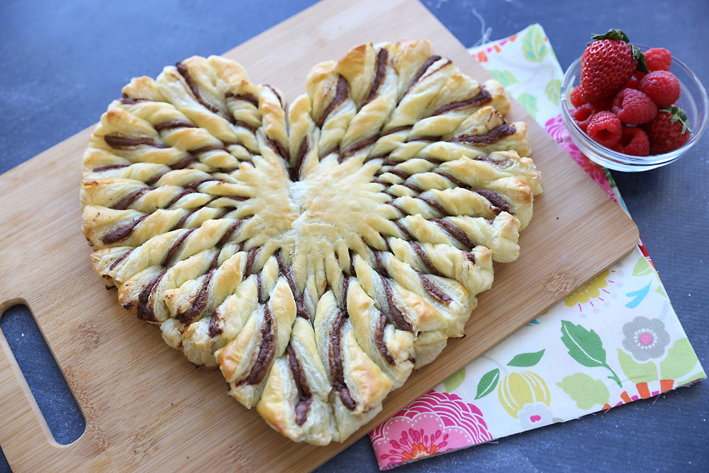 Easy Puff Pastry Desserts
 Raspberry Nutella puff pastry heart easy Valentine s