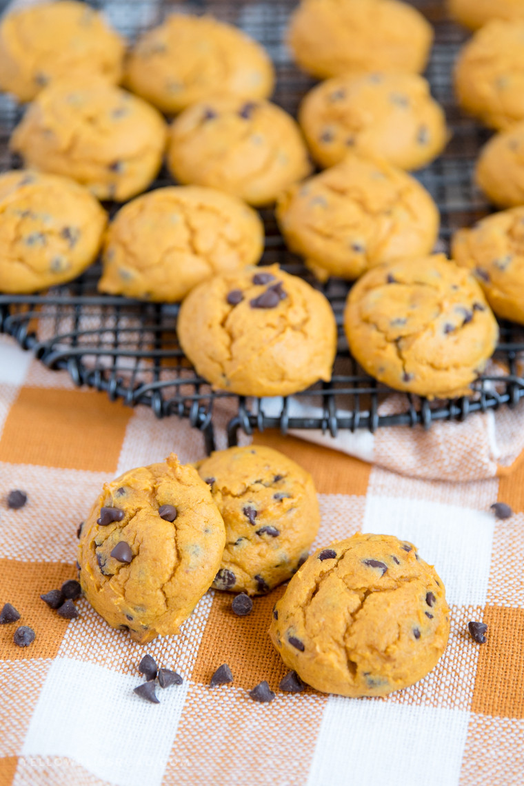 Easy Pumpkin Chocolate Chip Cookies
 Easy Pumpkin Chocolate Chip Cookies made with Cake Mix