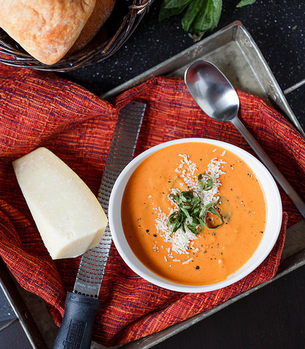 Easy Tomato Basil Soup
 Quick and Easy Creamy Tomato Basil Soup