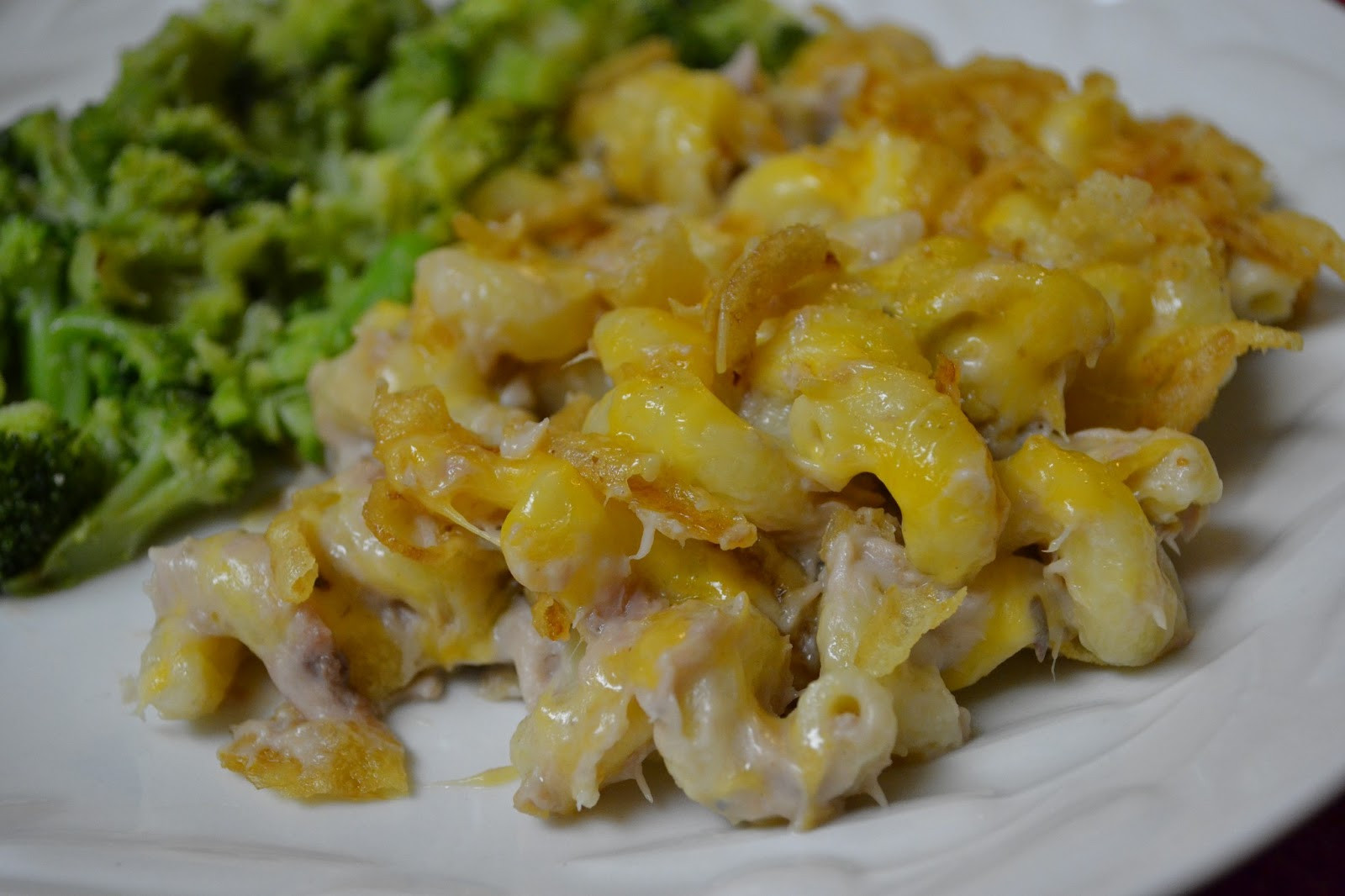 Easy Tuna Casserole
 Cooking Up A Storme Easy Cheesy Tuna Casserole