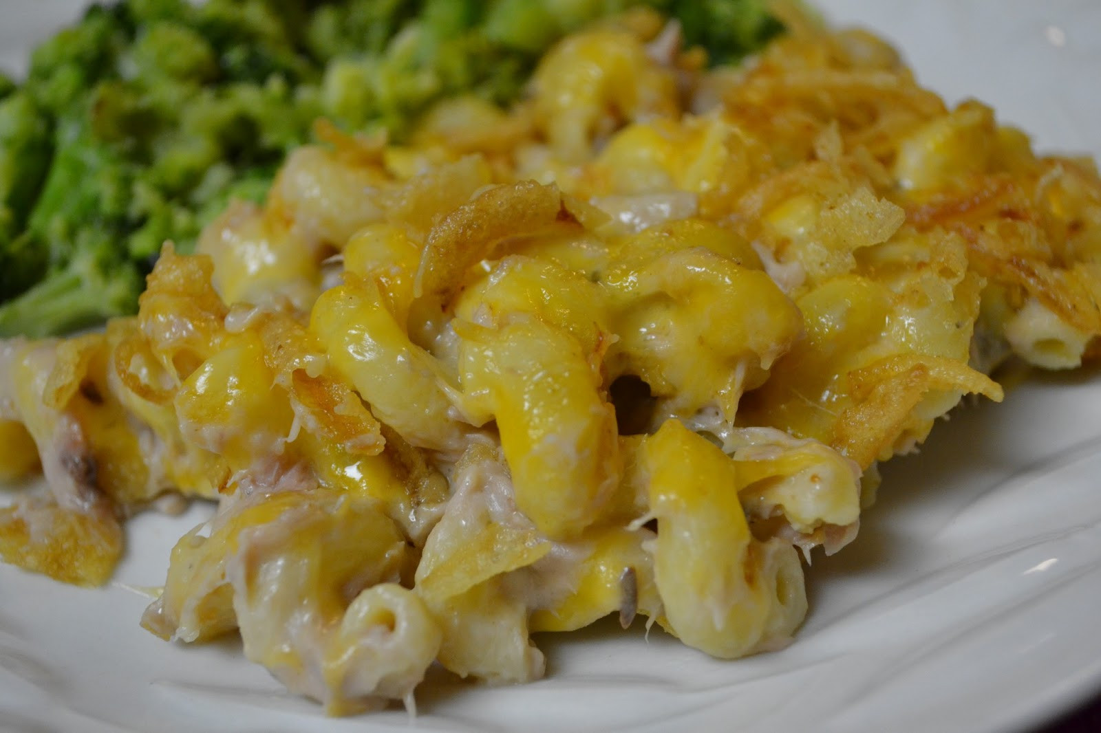 Easy Tuna Casserole
 Cooking Up A Storme Easy Cheesy Tuna Casserole