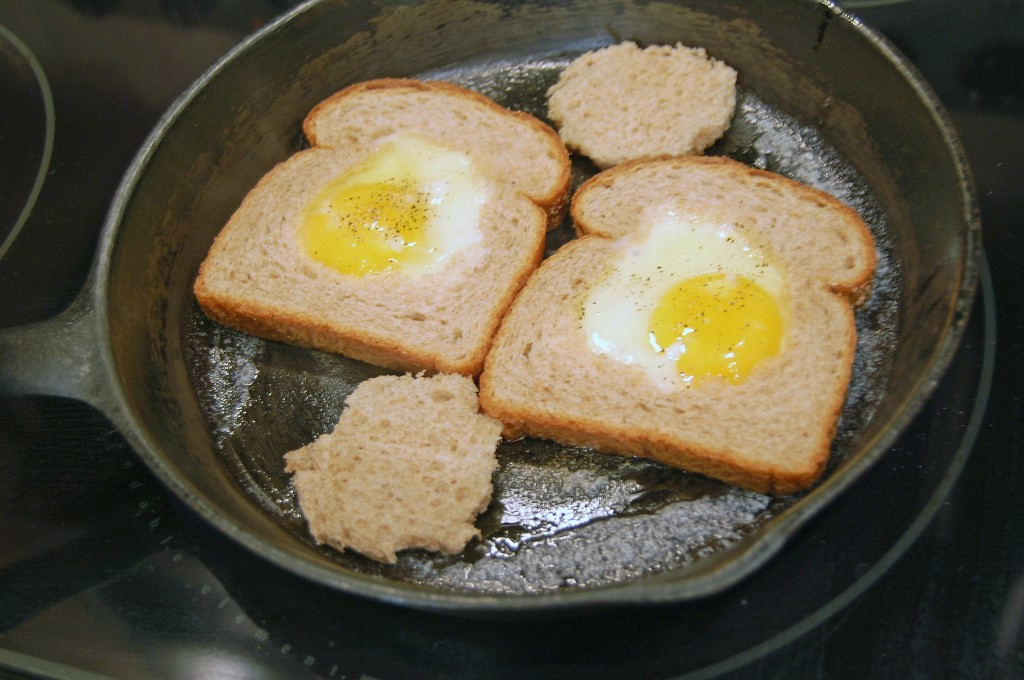 Egg In Bread
 Bread Eggs Eat at Home