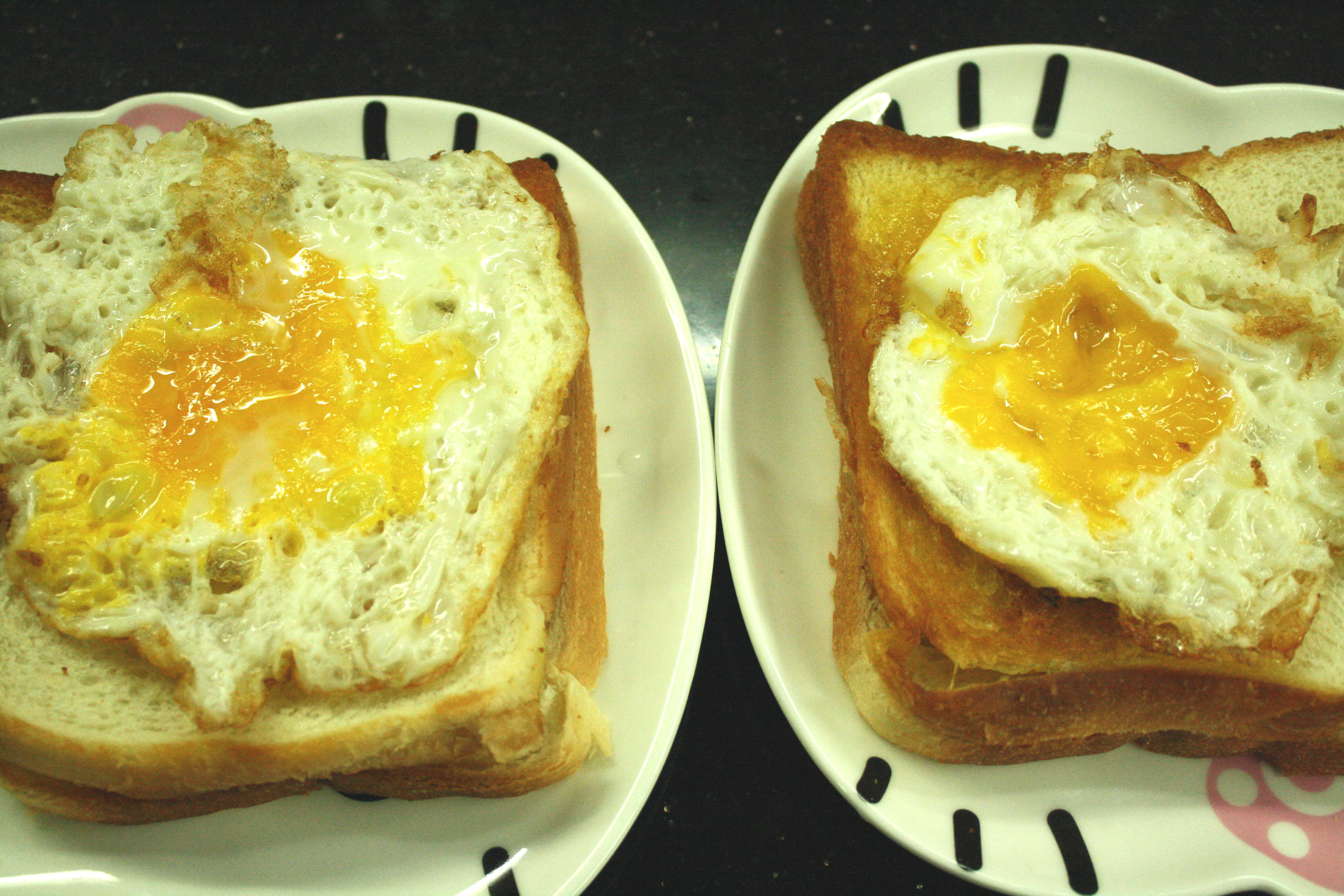 Egg In Bread
 Egg Toast Bread