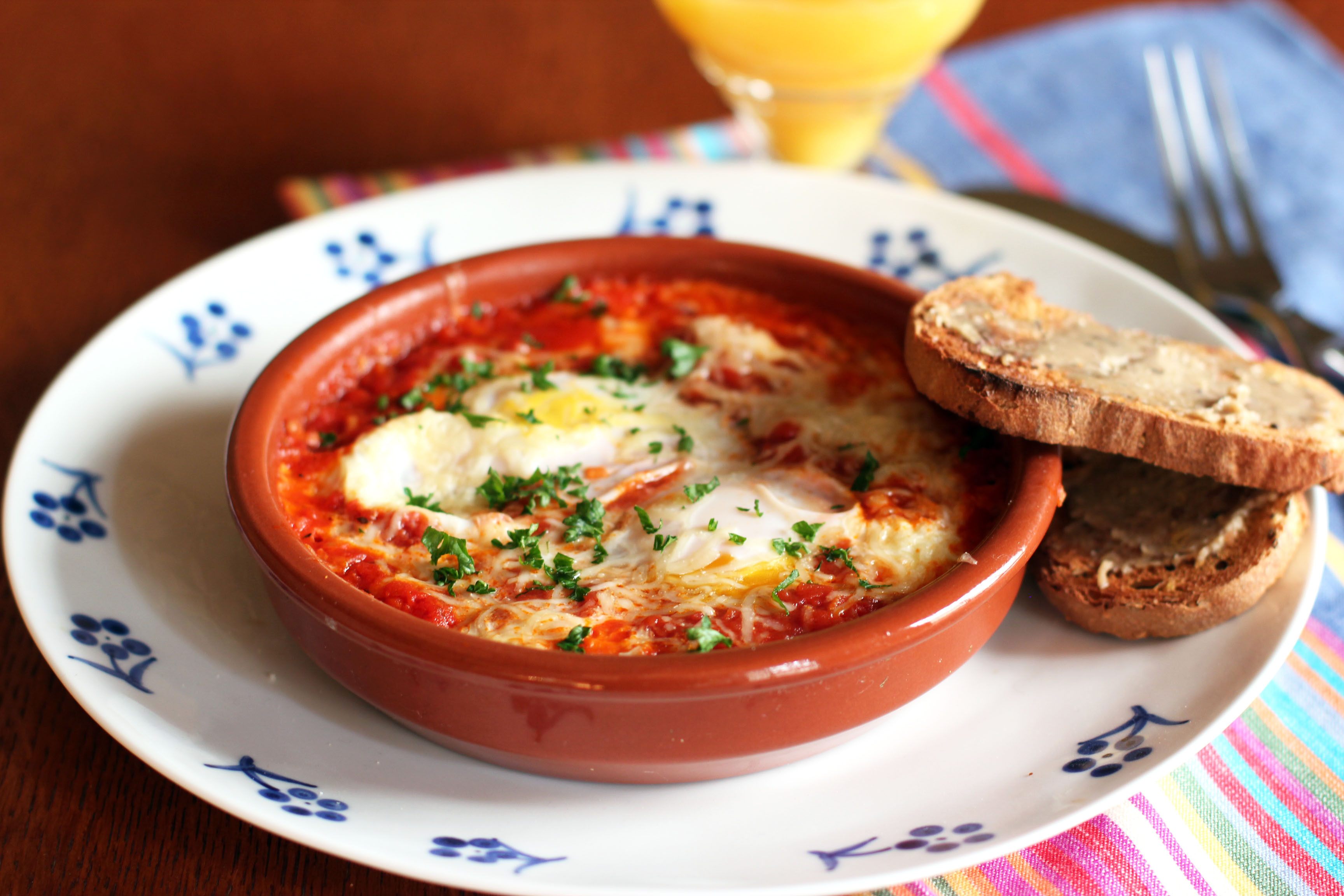 Eggs In Tomato Sauce
 Baked Eggs in Tomato Sauce