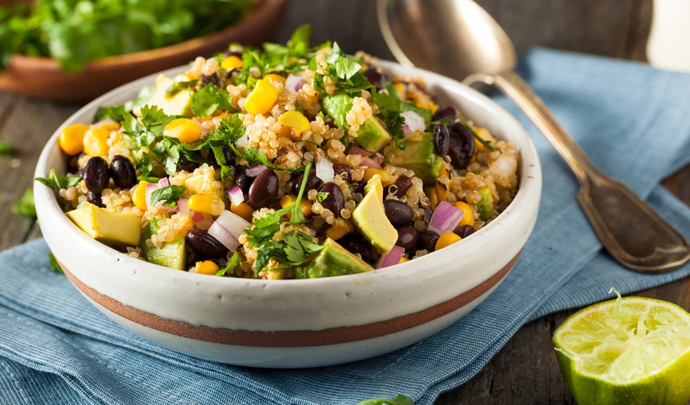 Ensalada De Quinoa
 Ensalada de quinoa frijoles y aguacate Mercado Flotante